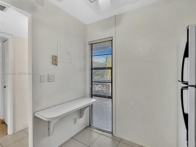 20500 W Country Club Drive 203, Aventura, FL 33180