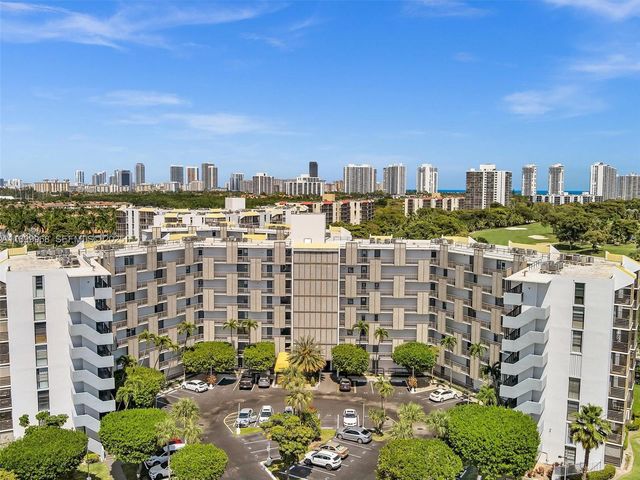 20500 W Country Club Drive 203, Aventura, FL 33180
