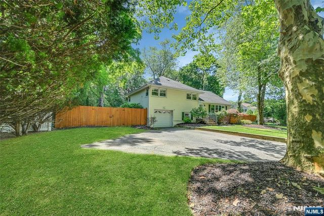 60 Everdell Avenue, Hillsdale, NJ 07642