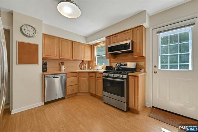 60 Everdell Avenue, Hillsdale, NJ 07642