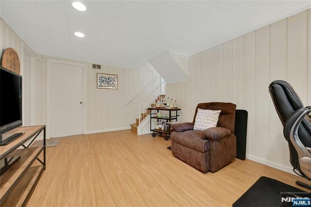 60 Everdell Avenue, Hillsdale, NJ 07642