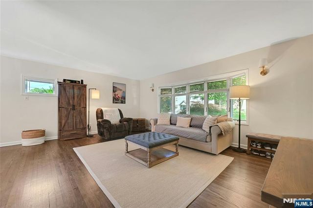 60 Everdell Avenue, Hillsdale, NJ 07642