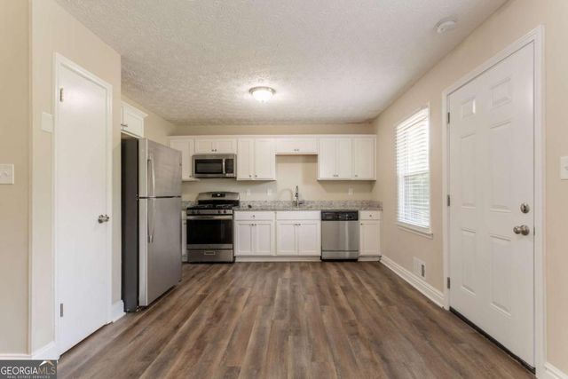 3877 Trenton Drive, Snellville, GA 30039