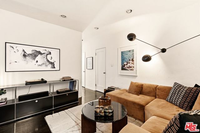 3007 Belden Drive, Los Angeles, CA 90068