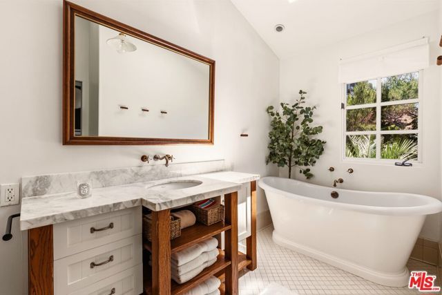 3007 Belden Drive, Los Angeles, CA 90068