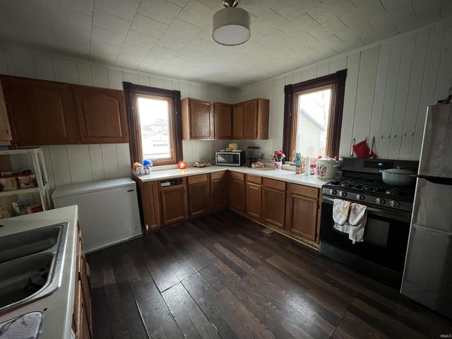 414 S Randolph Street, Garrett, IN 46738