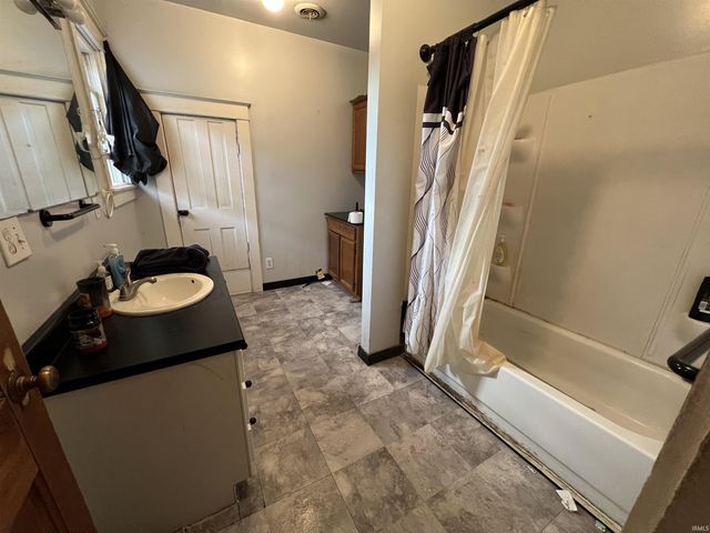 414 S Randolph Street, Garrett, IN 46738