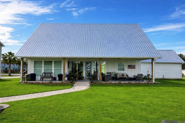 26234 Riverscape Dr, Springfield, LA 70462