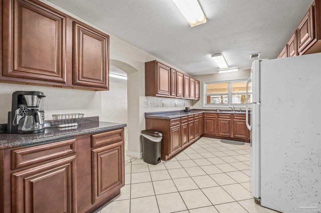 9225 N Palafox Hwy, Pensacola, FL 32534