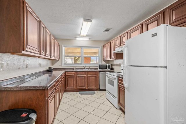 9225 N Palafox Hwy, Pensacola, FL 32534