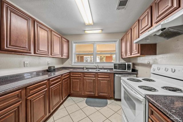 9225 N Palafox Hwy, Pensacola, FL 32534