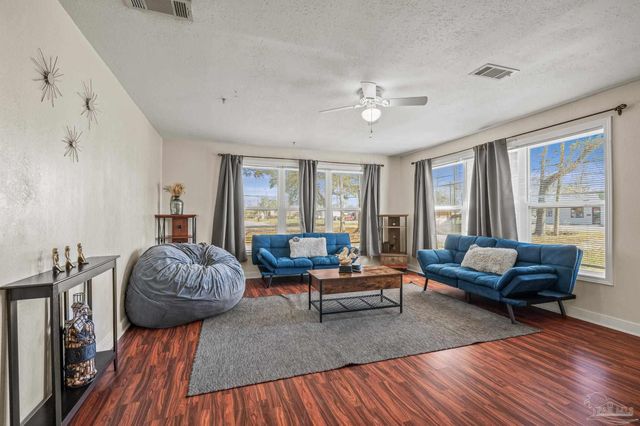 9225 N Palafox Hwy, Pensacola, FL 32534