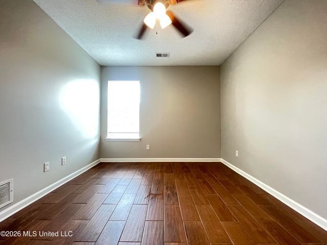 7185 Crape Myrtle Drive, Olive Branch, MS 38654