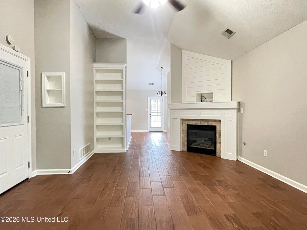 7185 Crape Myrtle Drive, Olive Branch, MS 38654 — photo 2