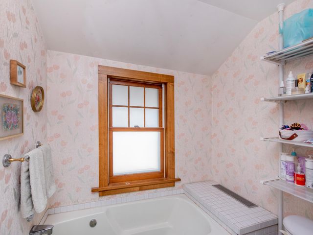 1591 Berkeley Avenue, Saint Paul, MN 55105