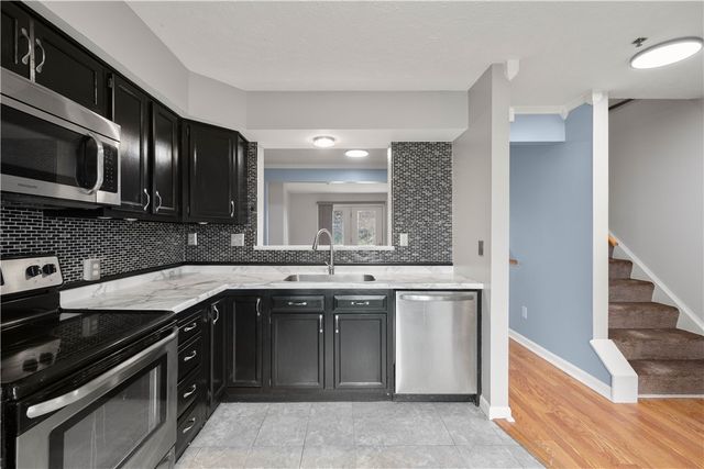 1233 Meadowbrook Dr A1231, North Strabane, PA 15317