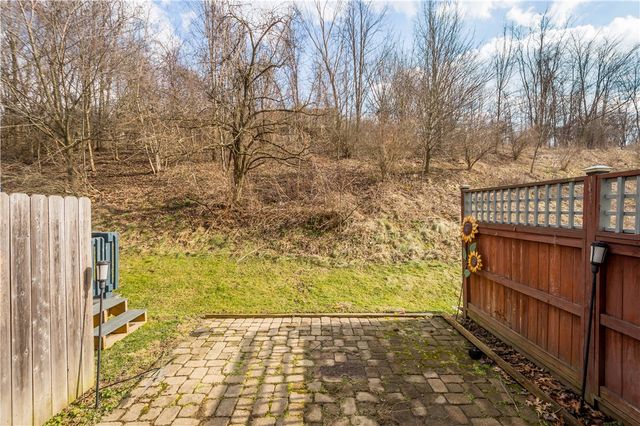 1233 Meadowbrook Dr A1231, North Strabane, PA 15317