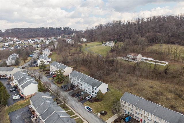 1233 Meadowbrook Dr A1231, North Strabane, PA 15317