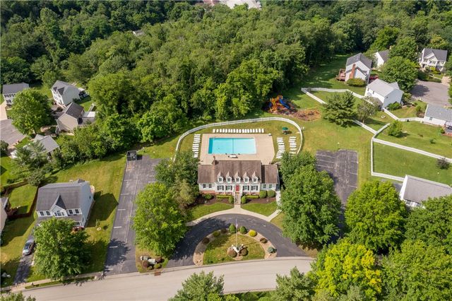 1233 Meadowbrook Dr A1231, North Strabane, PA 15317