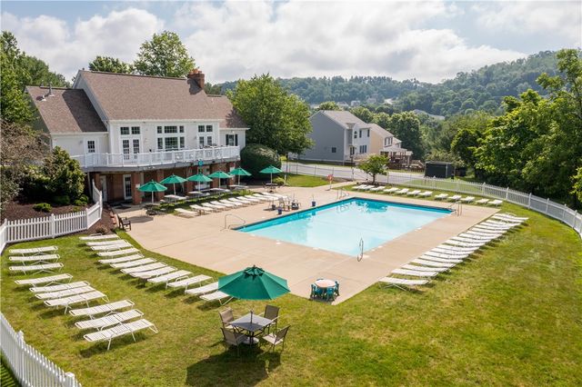 1233 Meadowbrook Dr A1231, North Strabane, PA 15317