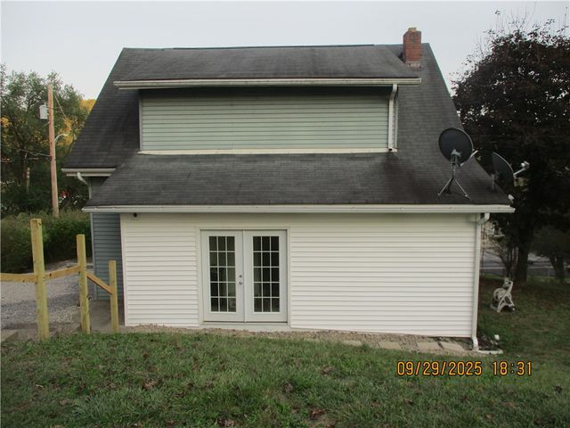 1248 E Brady, City Of But Ne, PA 16001