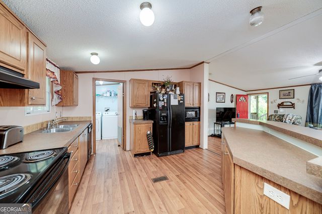 450 Lakeshore Drive, Jackson, GA 30233