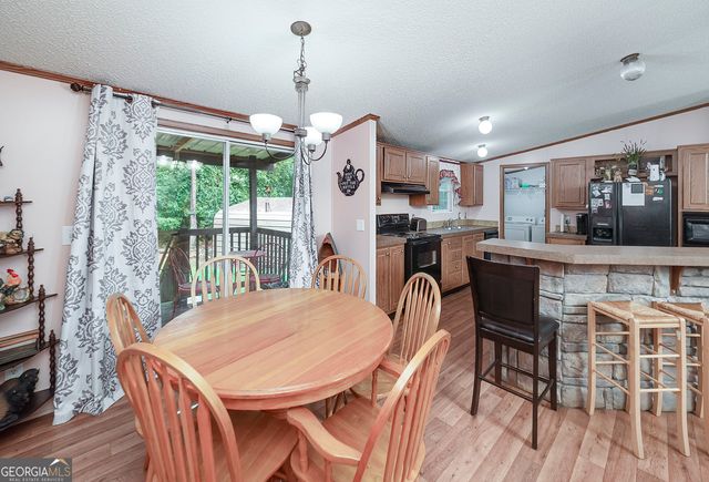 450 Lakeshore Drive, Jackson, GA 30233