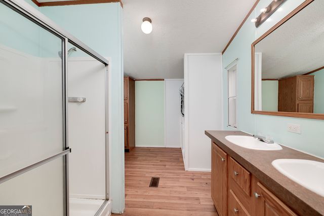 450 Lakeshore Drive, Jackson, GA 30233