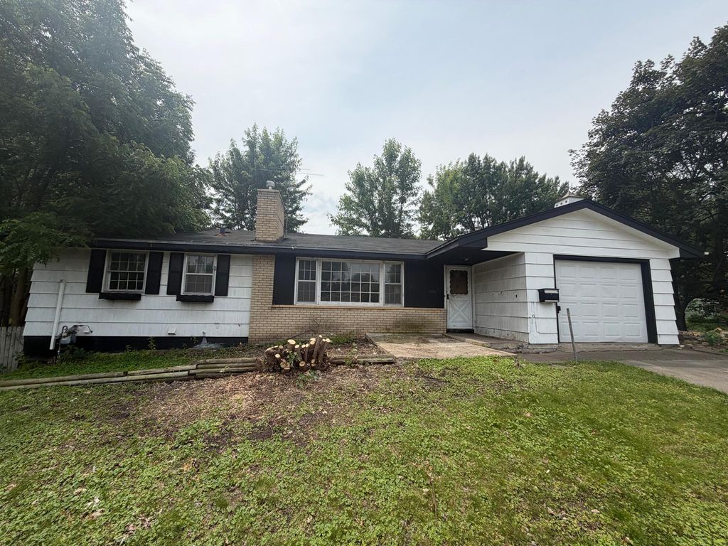3607 Lake Drive Avenue N, Robbinsdale, MN 55422