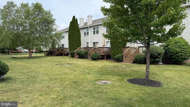 12 ASHLEY CT, Somerset, NJ 08873