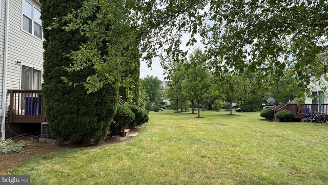 12 ASHLEY CT, Somerset, NJ 08873
