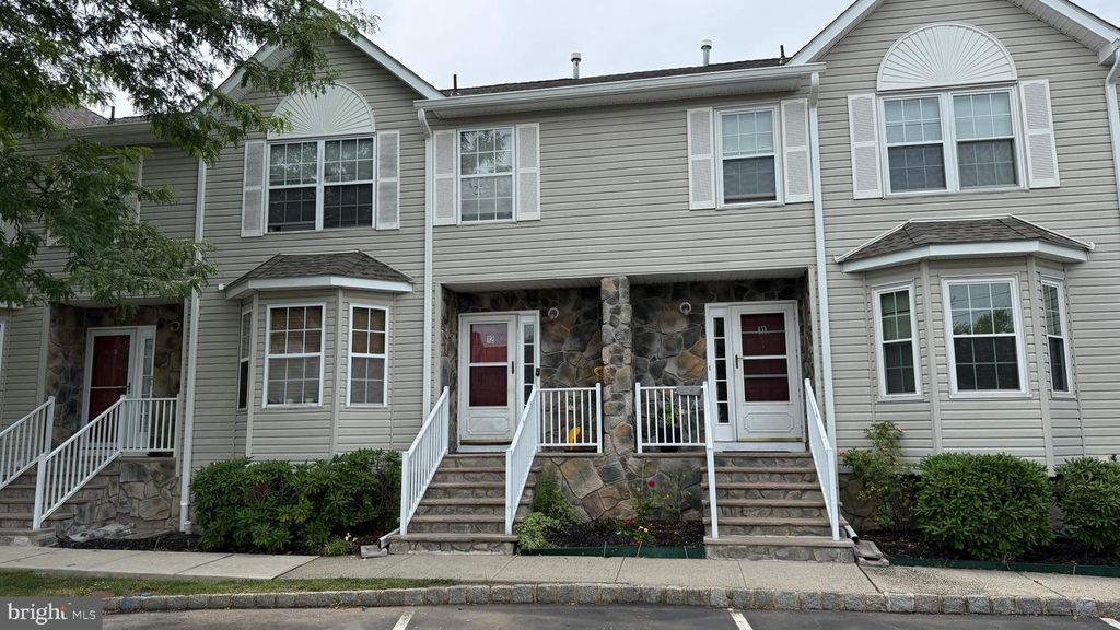 12 ASHLEY CT, Somerset, NJ 08873