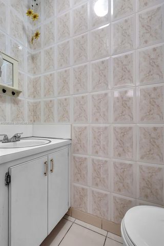 1757 W 57th St 211, Hialeah, FL 33012