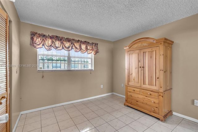 1757 W 57th St 211, Hialeah, FL 33012