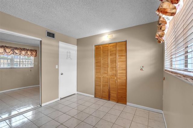 1757 W 57th St 211, Hialeah, FL 33012