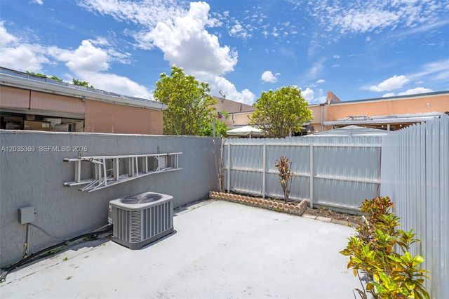 1757 W 57th St 211, Hialeah, FL 33012