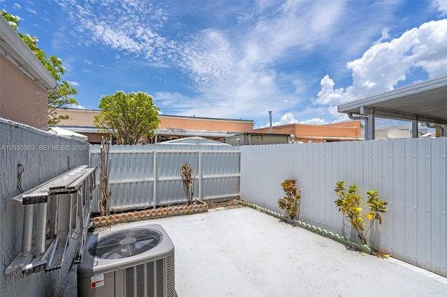 1757 W 57th St 211, Hialeah, FL 33012
