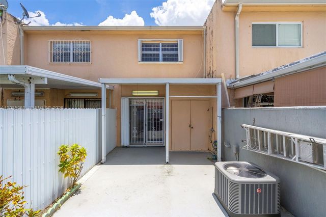1757 W 57th St 211, Hialeah, FL 33012