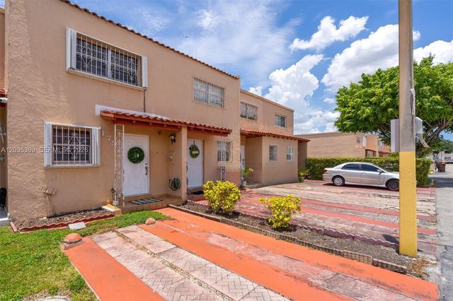 1757 W 57th St 211, Hialeah, FL 33012