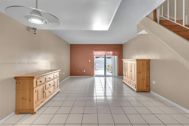 1757 W 57th St 211, Hialeah, FL 33012