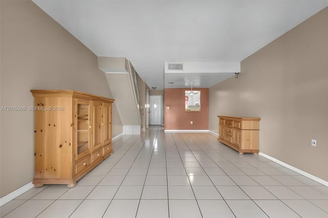 1757 W 57th St 211, Hialeah, FL 33012