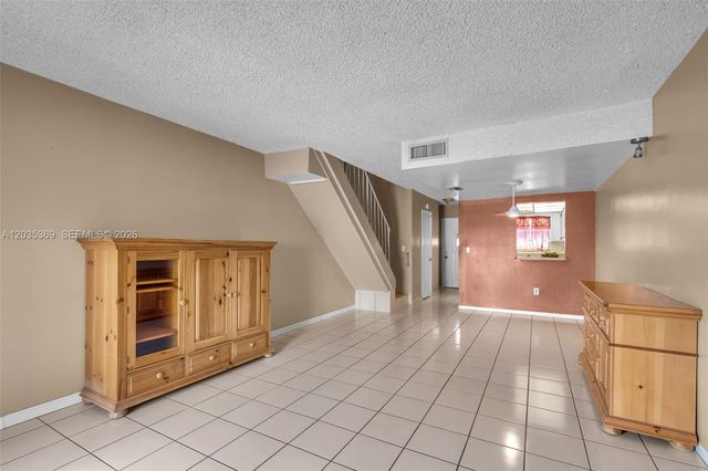 1757 W 57th St 211, Hialeah, FL 33012