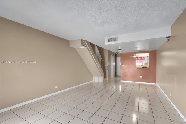 1757 W 57th St 211, Hialeah, FL 33012