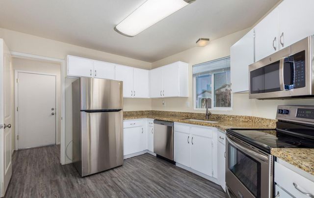 7027 S 43rd Way, Phoenix, AZ 85042