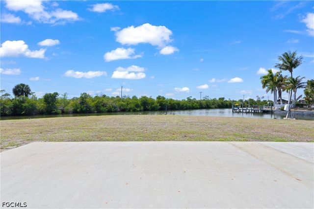 12065 Boat Shell DR, Matlacha Isles, FL 33991