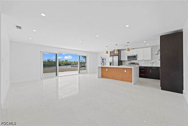 12065 Boat Shell DR, Matlacha Isles, FL 33991