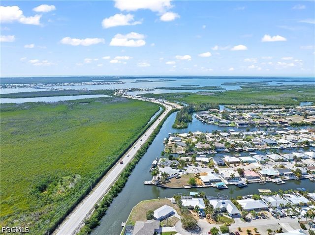 12065 Boat Shell DR, Matlacha Isles, FL 33991
