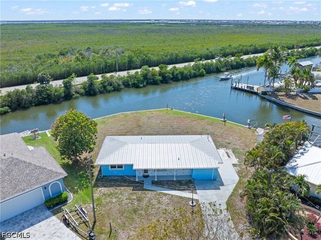 12065 Boat Shell DR, Matlacha Isles, FL 33991