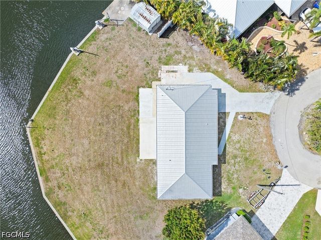 12065 Boat Shell DR, Matlacha Isles, FL 33991