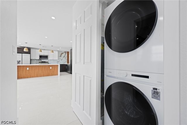 12065 Boat Shell DR, Matlacha Isles, FL 33991